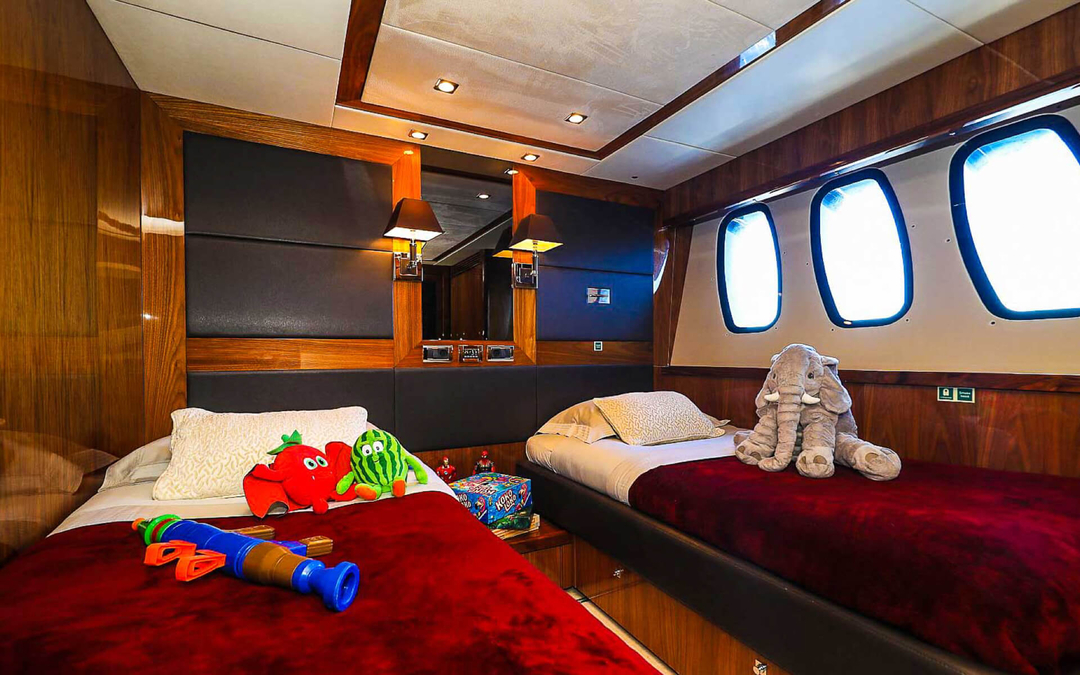 111' Sunseeker