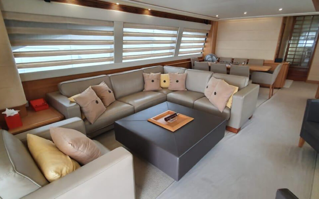 85' Ferretti