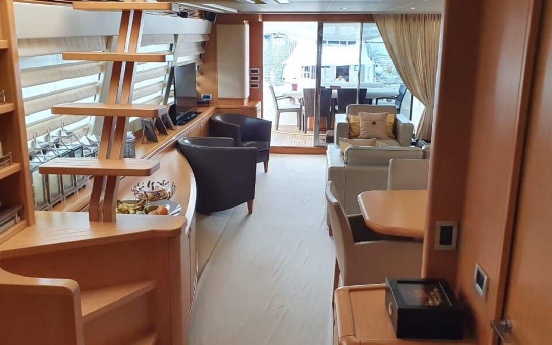 85' Ferretti