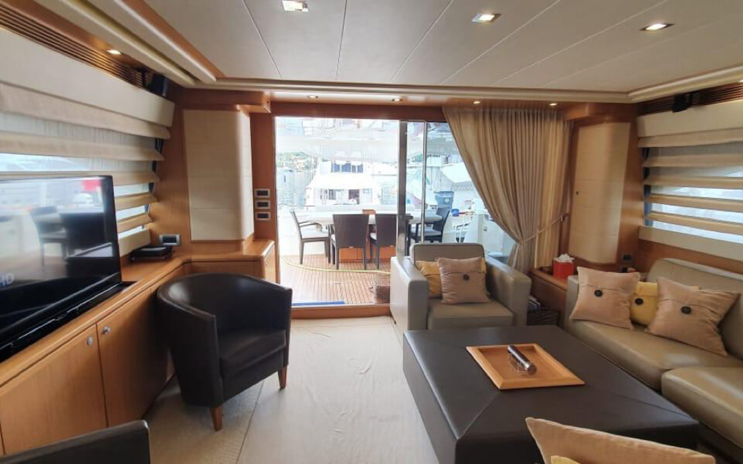 85' Ferretti