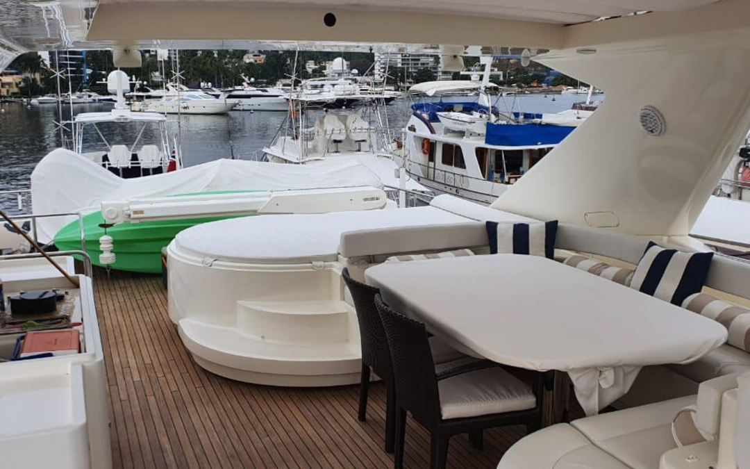 85' Ferretti