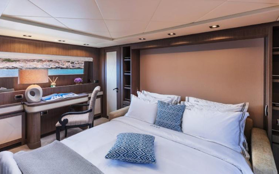 102' Cantieri Di Pisa