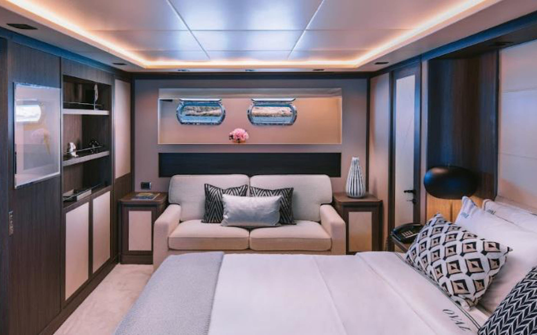102' Cantieri Di Pisa