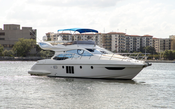 84 Sunseeker Luxury Yacht for Charter 601 S Harbour Island Blvd