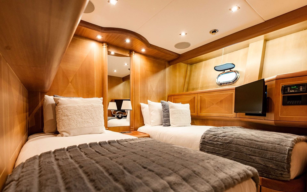 105' Mangusta