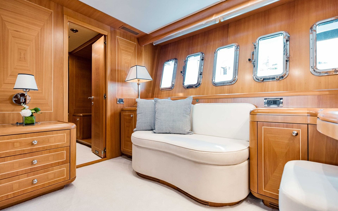 105' Mangusta