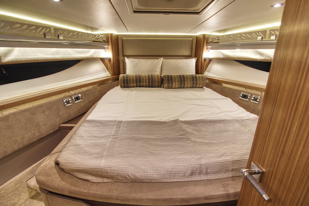 55' SeaRay Fly