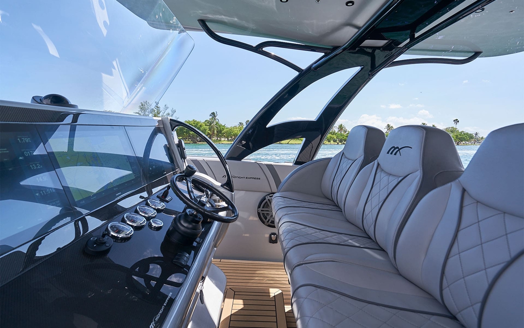 43' Midnight Express