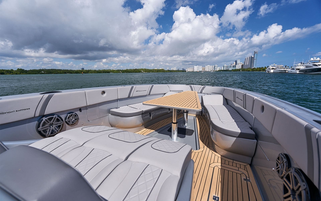 43' Midnight Express
