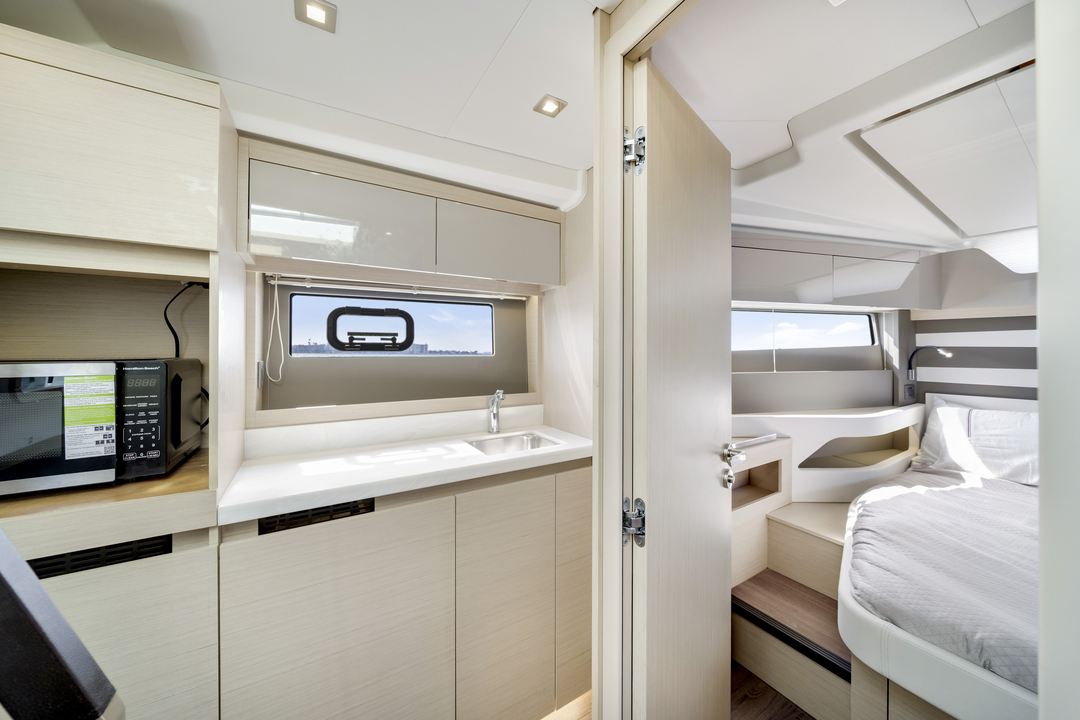 45' Jeanneau
