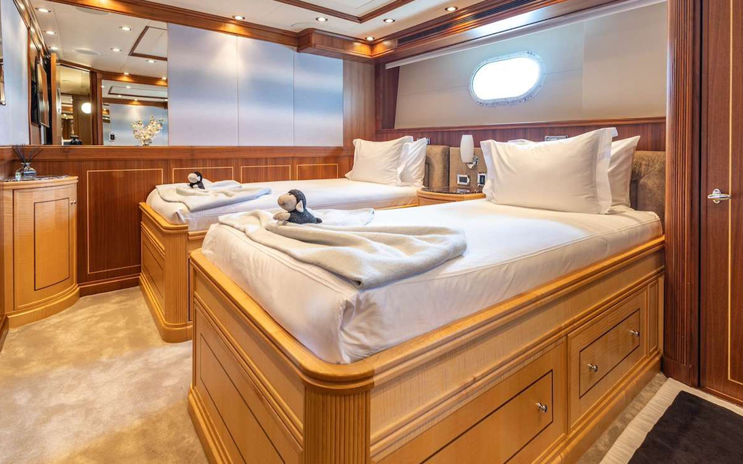 123' Palmer Johnson