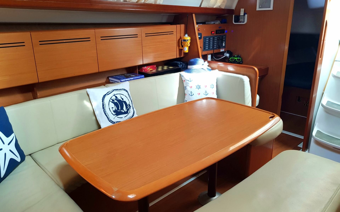 43' Beneteau