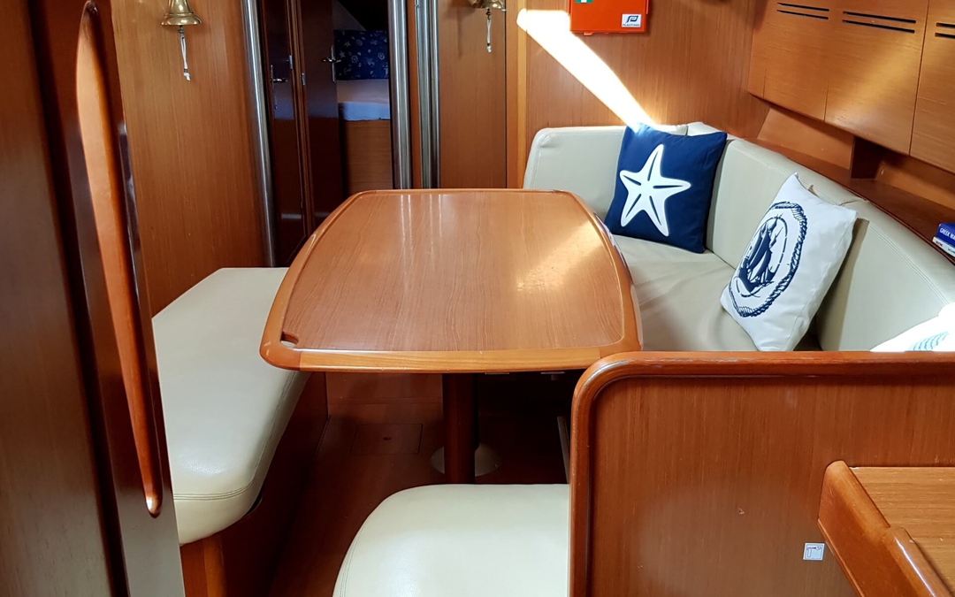 43' Beneteau