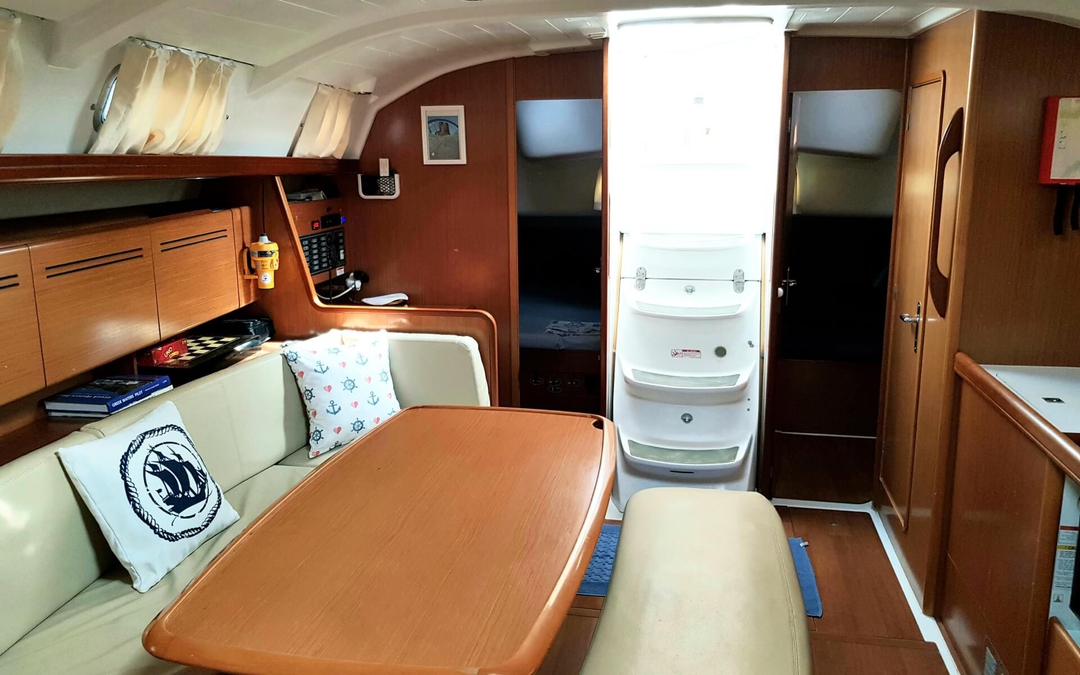 43' Beneteau