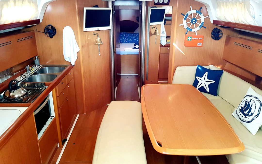 43' Beneteau