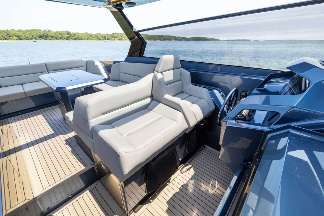 52' Vanquish