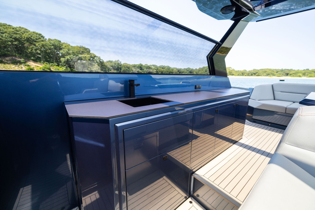 52' Vanquish