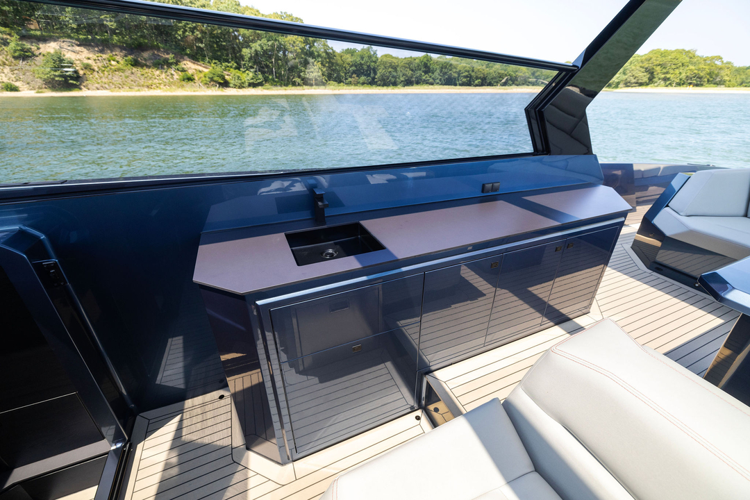 52' Vanquish