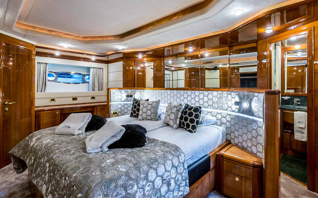 89' Ferretti