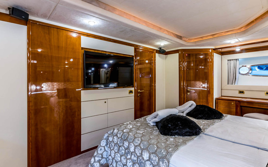 89' Ferretti