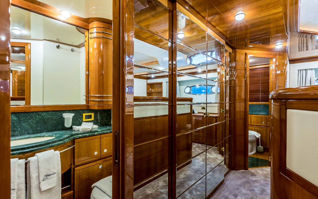 89' Ferretti