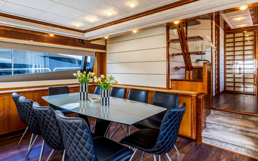 89' Ferretti