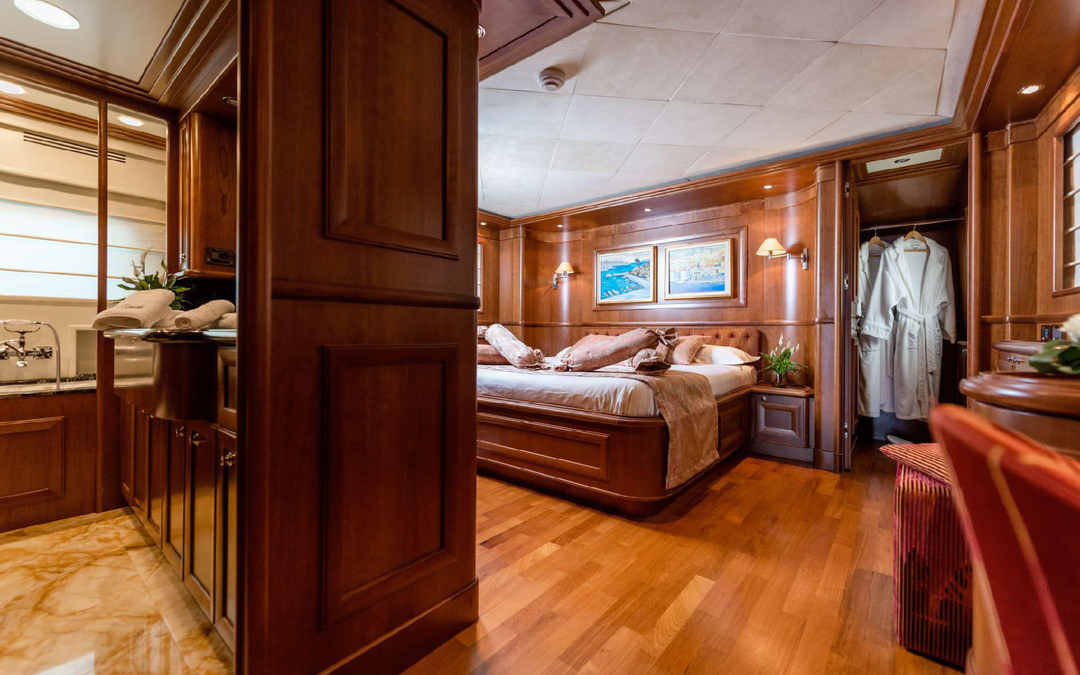 101' Ferretti