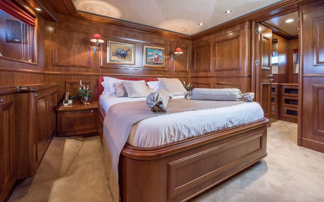 101' Ferretti