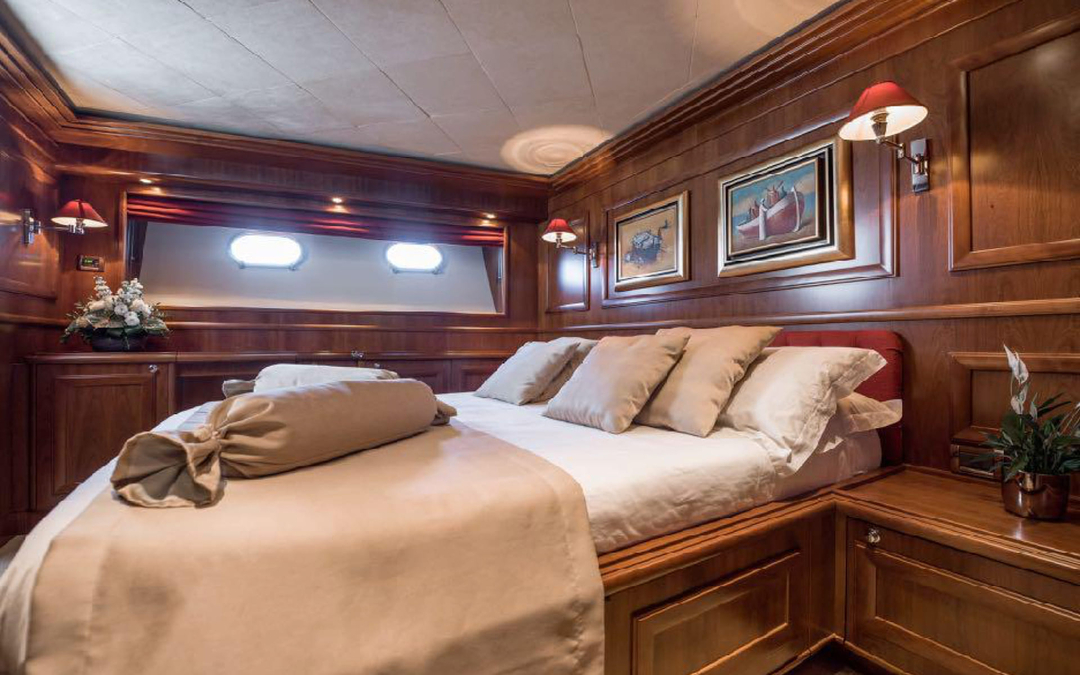 101' Ferretti