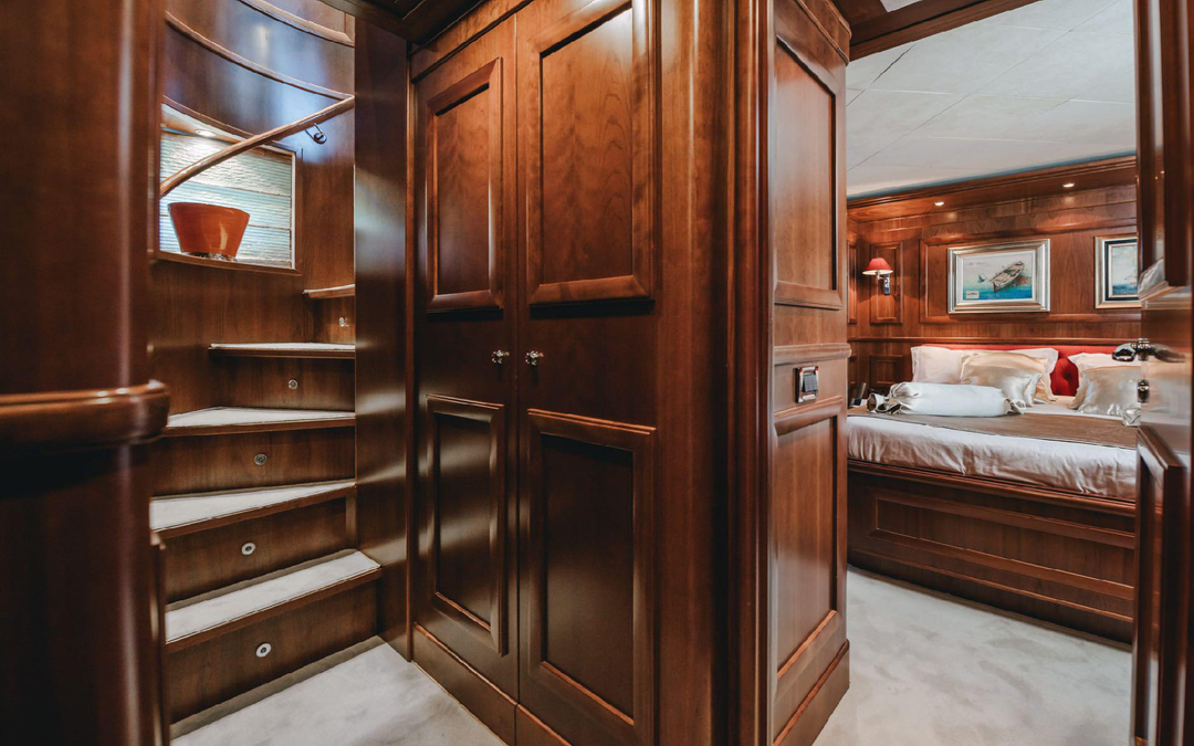 101' Ferretti