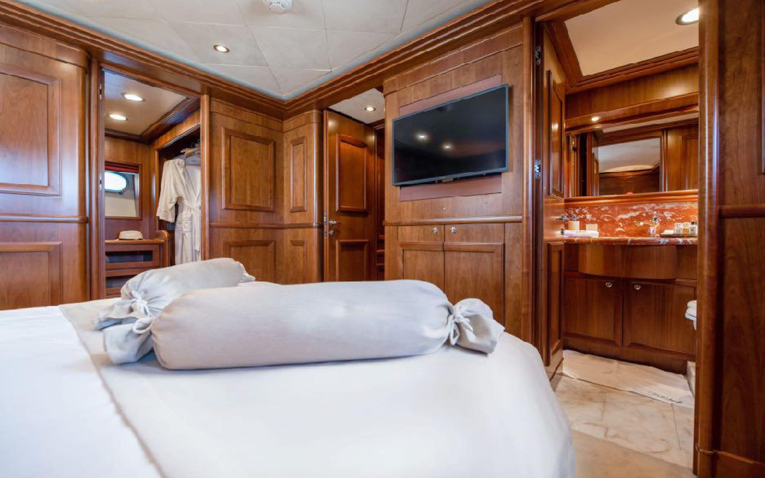 101' Ferretti