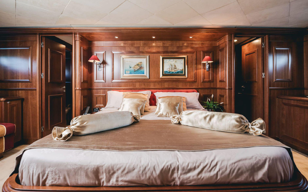 101' Ferretti