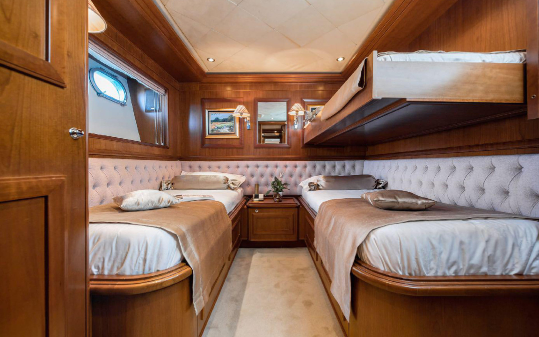 101' Ferretti