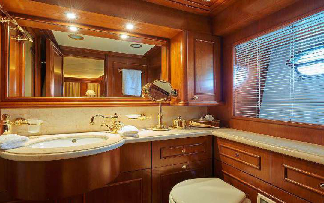 101' Ferretti