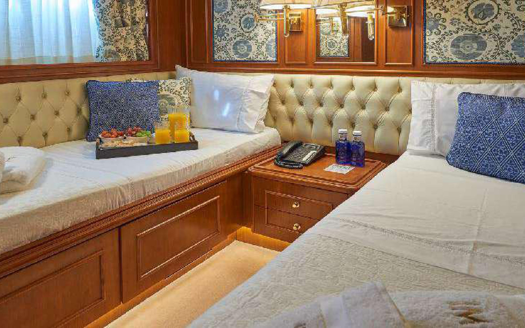101' Ferretti