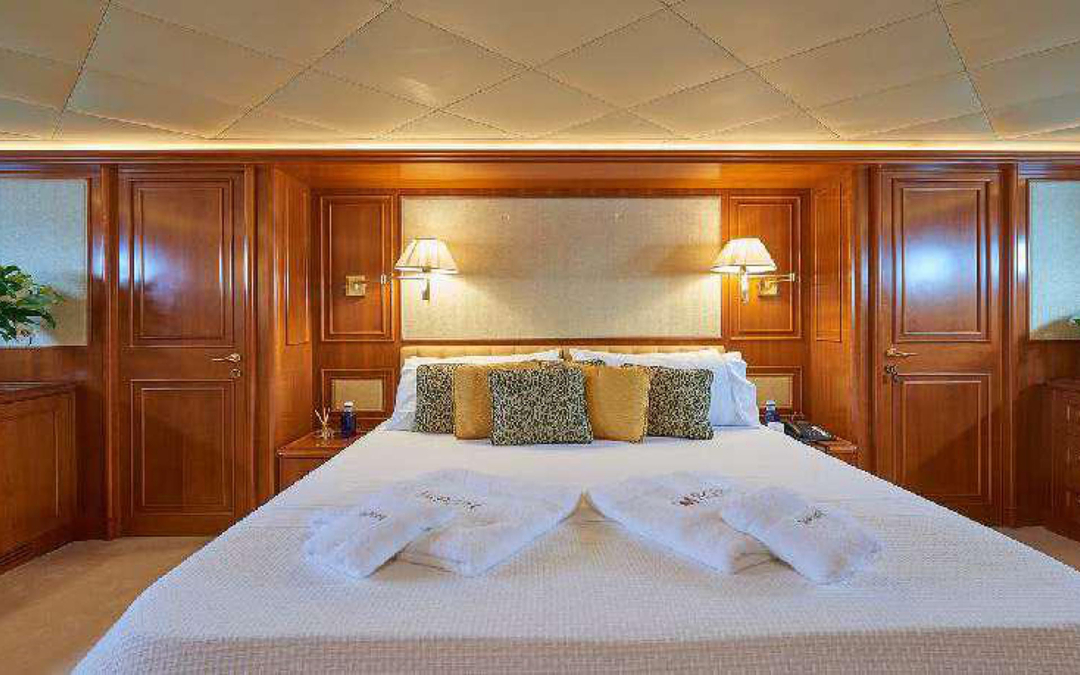 101' Ferretti