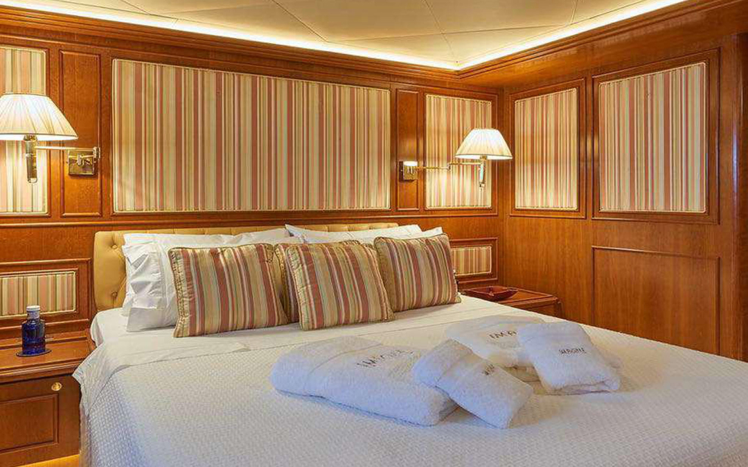 101' Ferretti