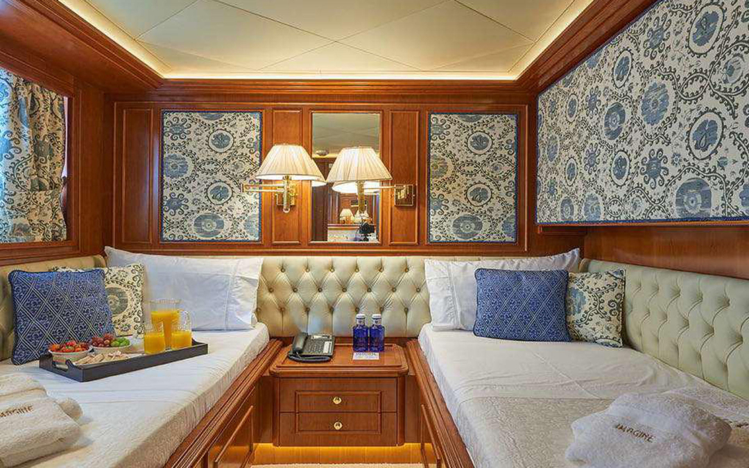 101' Ferretti