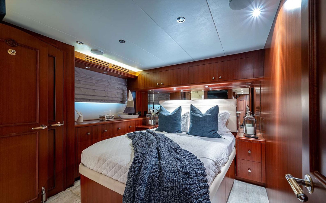 100' Hatteras