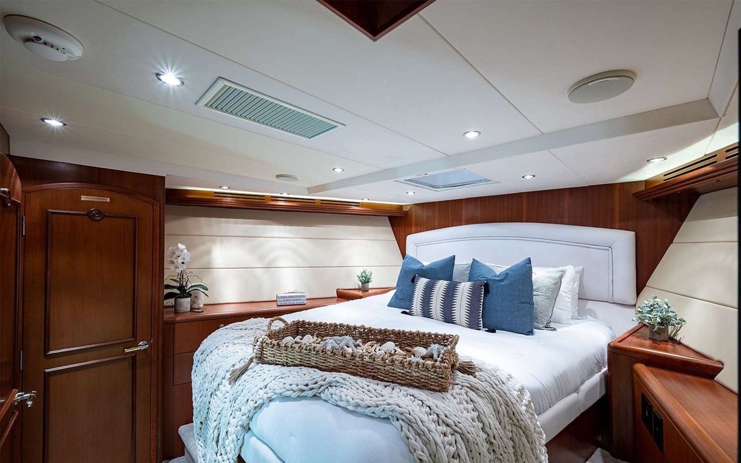 100' Hatteras