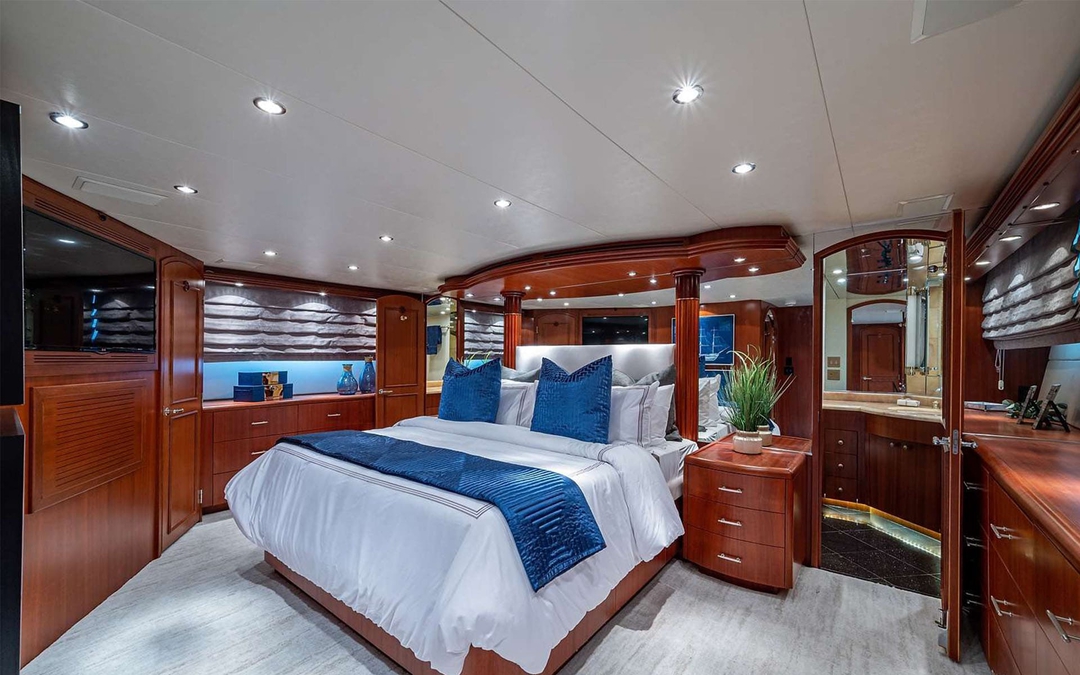 100' Hatteras