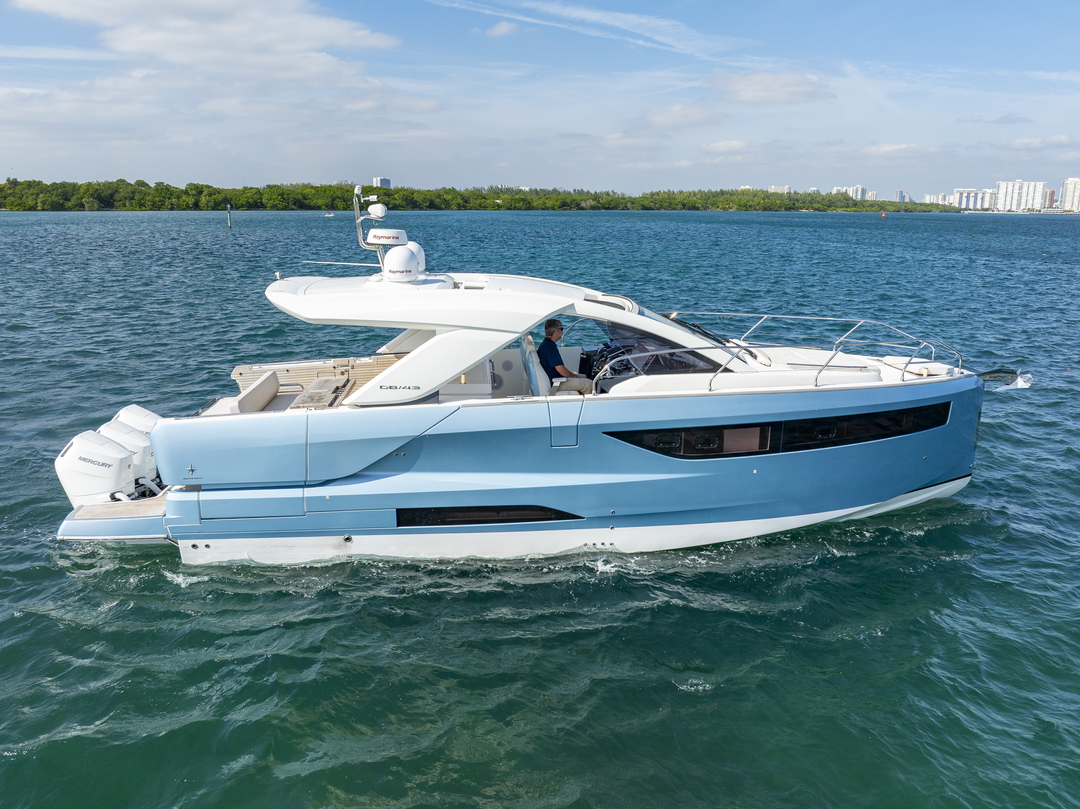 45' Jeanneau