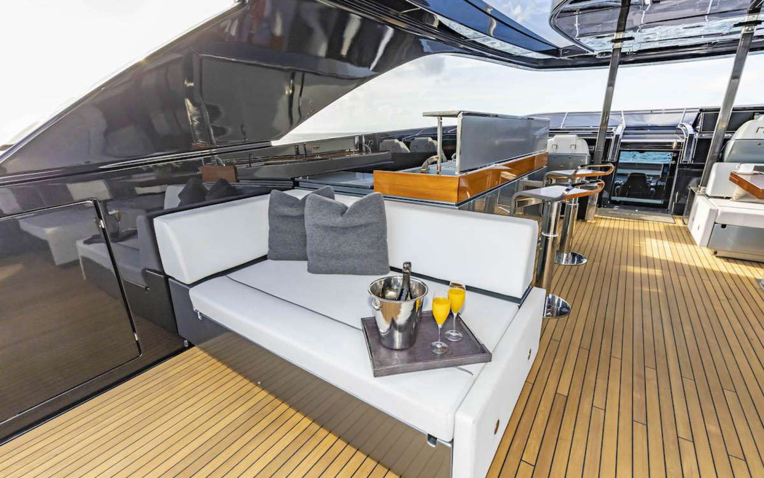 110' Riva