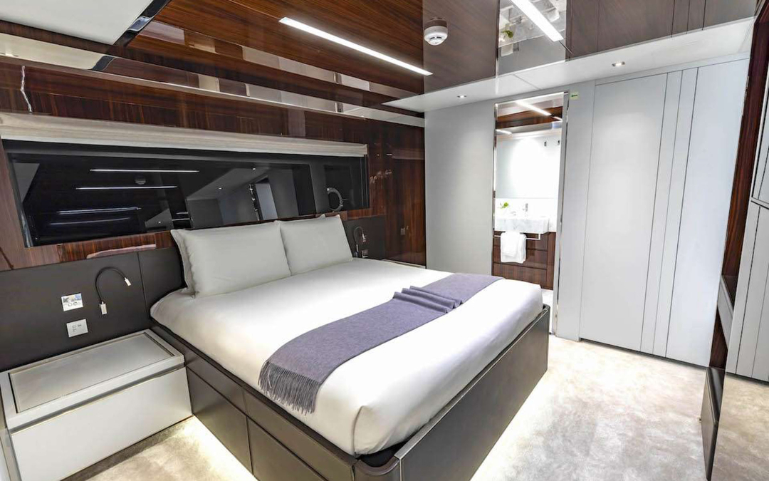 110' Riva