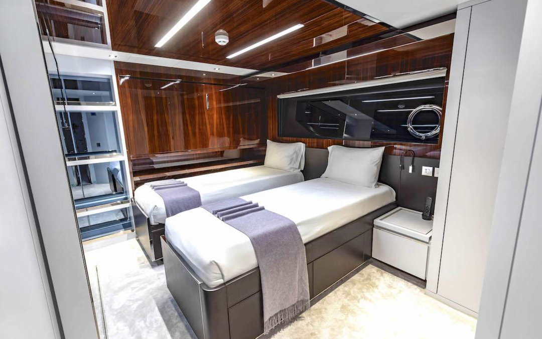110' Riva