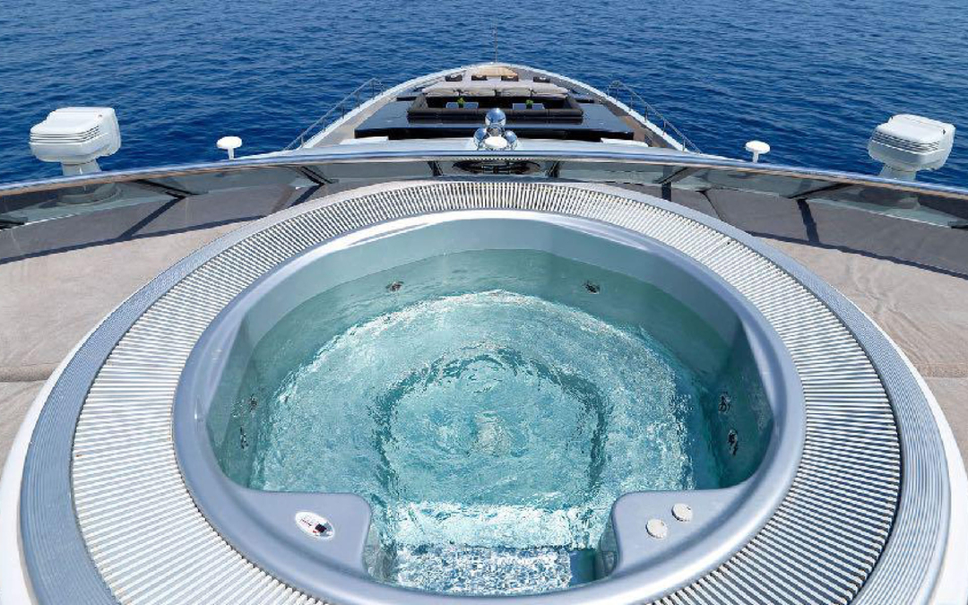 144' Heesen