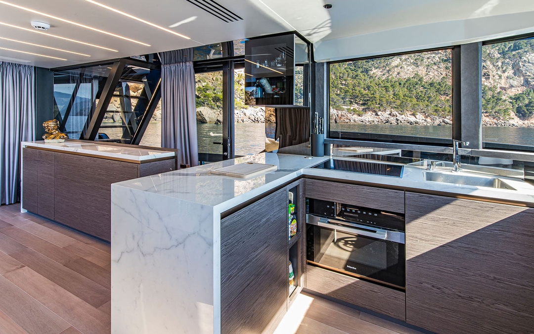 62' Explorer