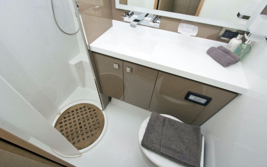 67' Fountaine-Pajot