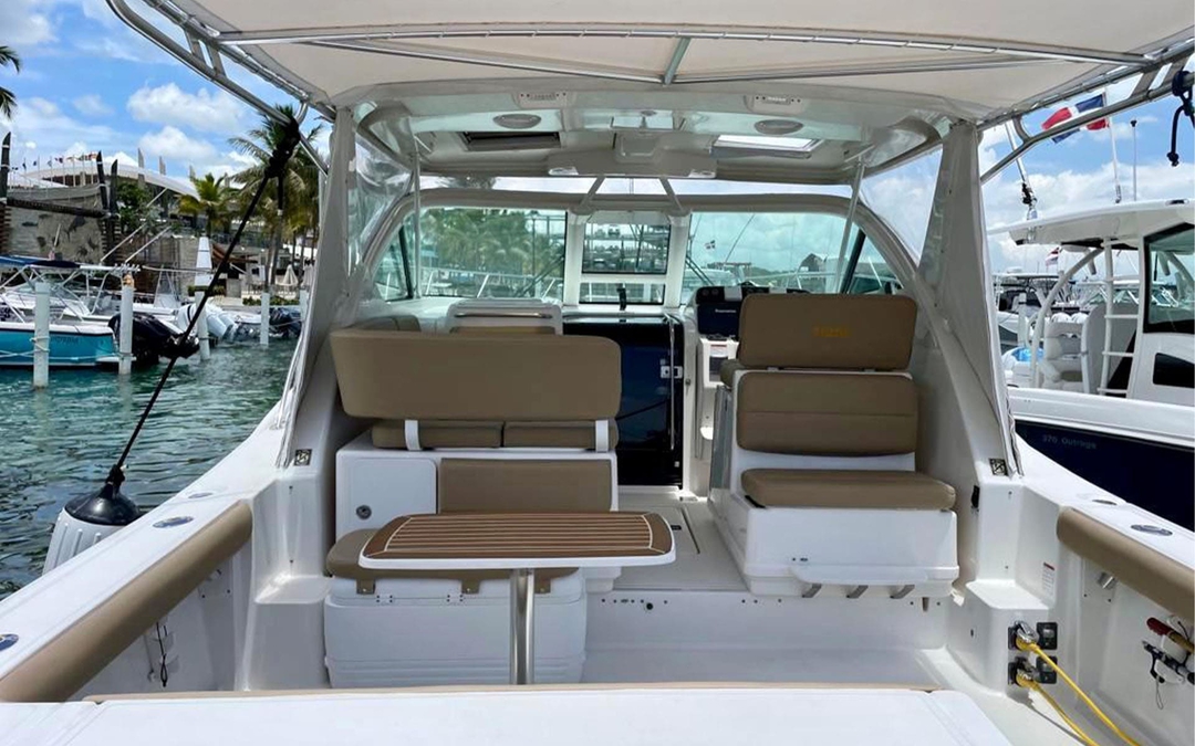 38' Tiara