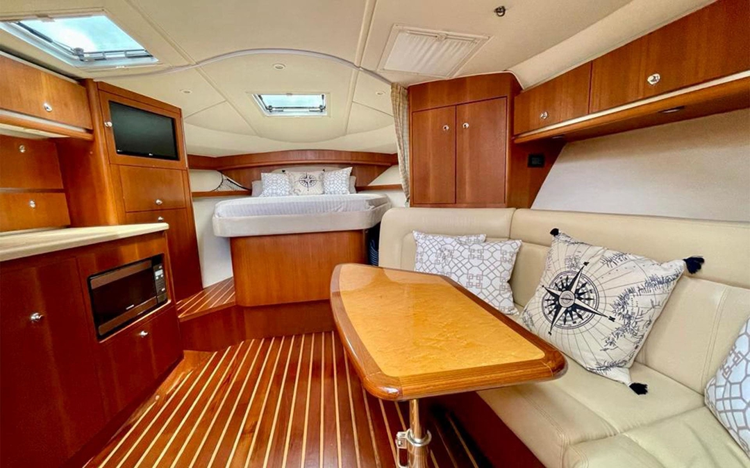 38' Tiara
